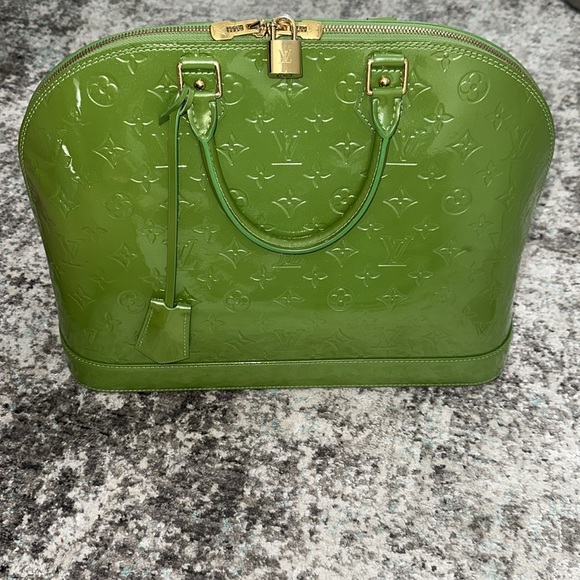 Louis Vuitton Alma GM - Limited Edition Vert Tonic Monogram Vernis - Picture 15 of 17